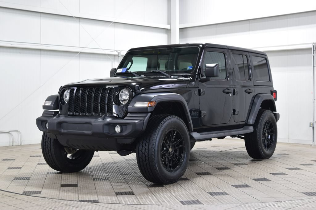 Used 2024 Jeep Wrangler Unlimited Sport AWD/4WD image 3