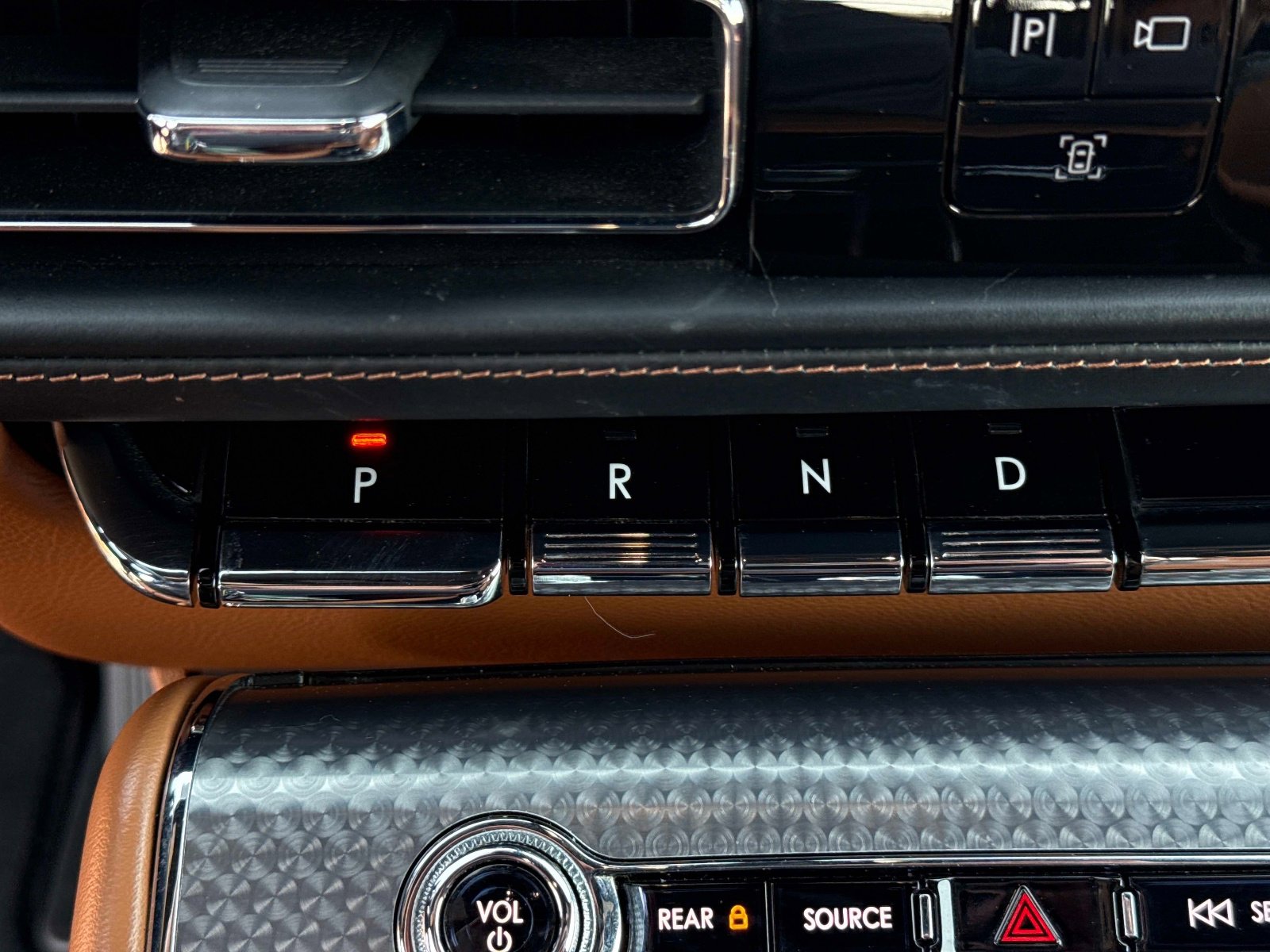 Used 2020 Lincoln Aviator Black Label w/ Class IV Trailer Tow Package image 35