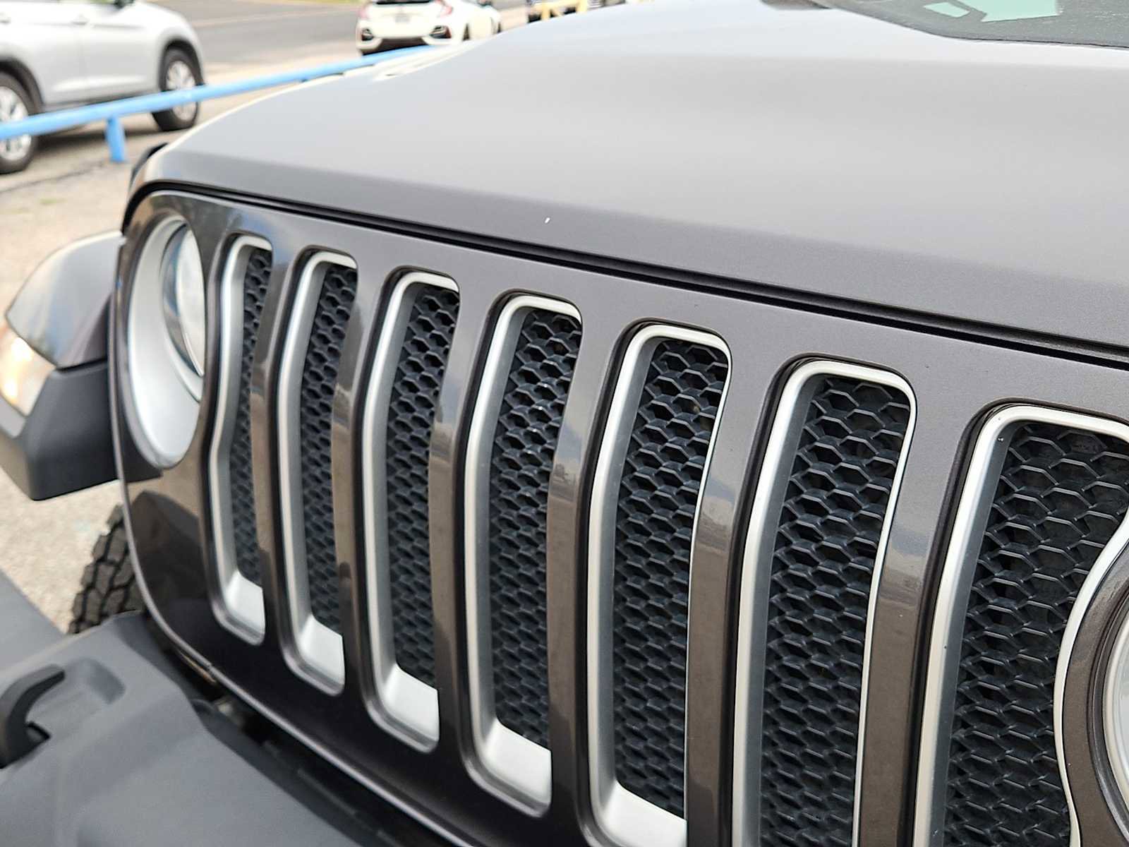 Used 2020 Jeep Wrangler Unlimited Sahara AWD/4WD image 13