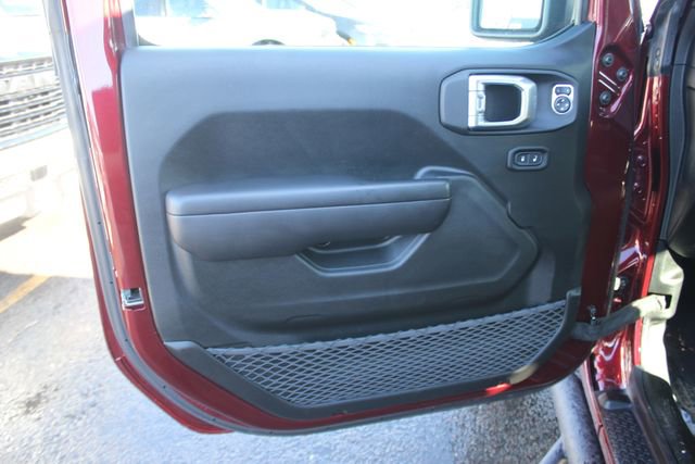 Used 2021 Jeep Gladiator Willys image 18