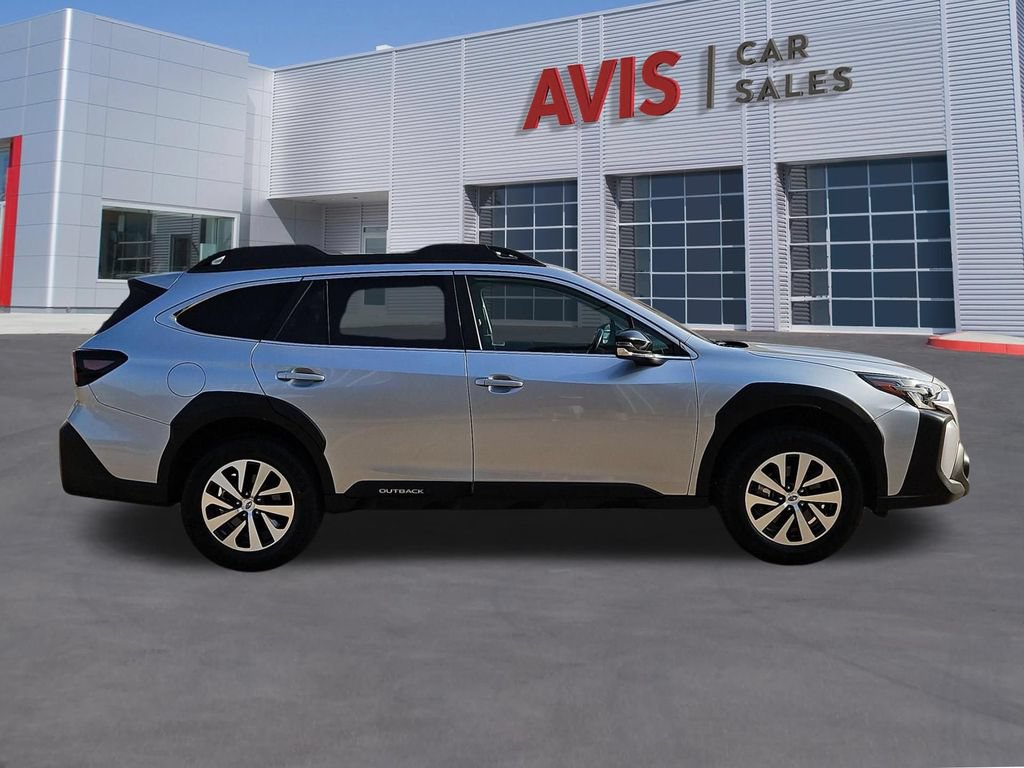 Used 2025 Subaru Outback Premium AWD/4WD image 4