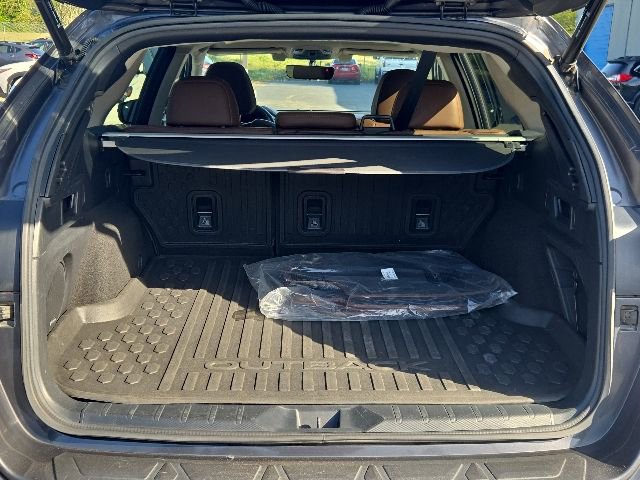 Used 2020 Subaru Outback Touring w/ Popular Package #2 AWD/4WD image 18