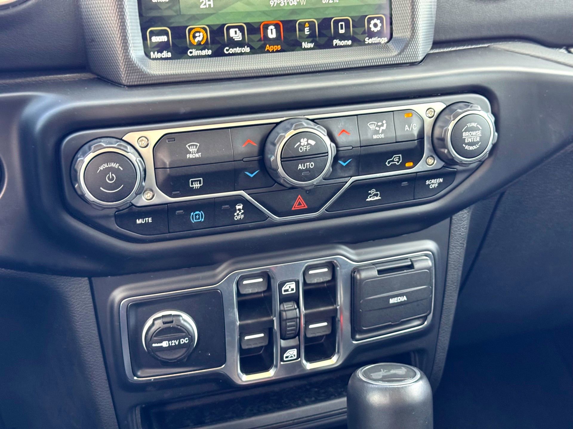 Used 2023 Jeep Wrangler Unlimited Sahara image 28