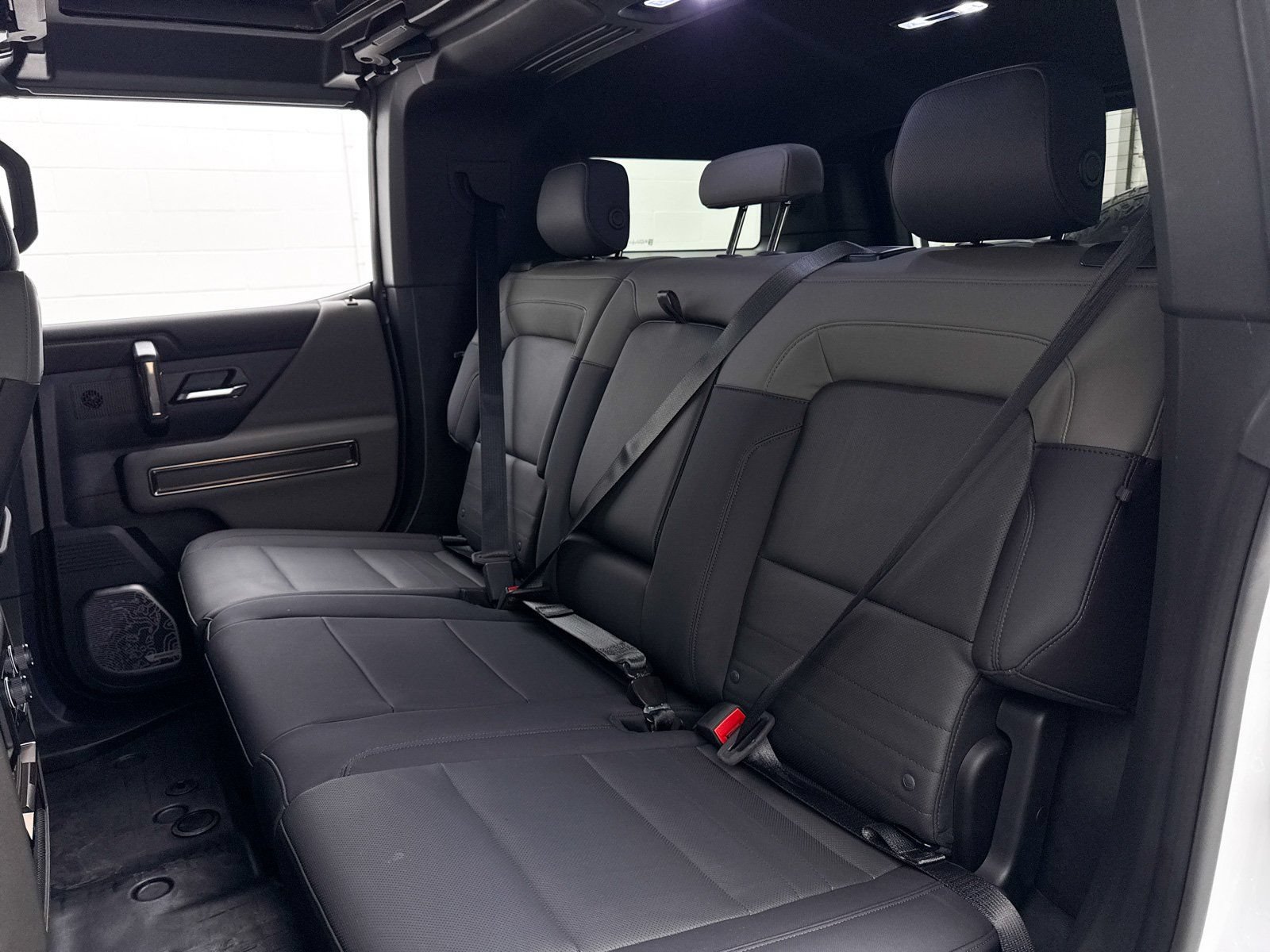 Used 2025 GMC Hummer EV 2X AWD/4WD image 47