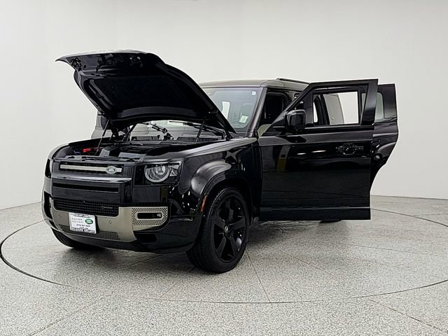 Certified 2023 Land Rover Defender 110 X-Dynamic SE image 9