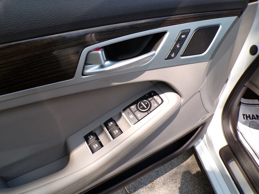 Used 2015 Hyundai Genesis 3.8 w/ Option Group 02 AWD/4WD image 24