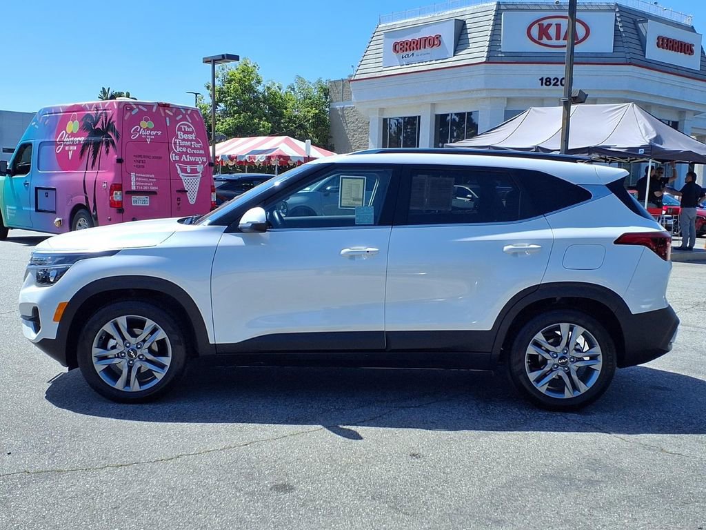 Certified 2023 Kia Seltos S FWD image 2