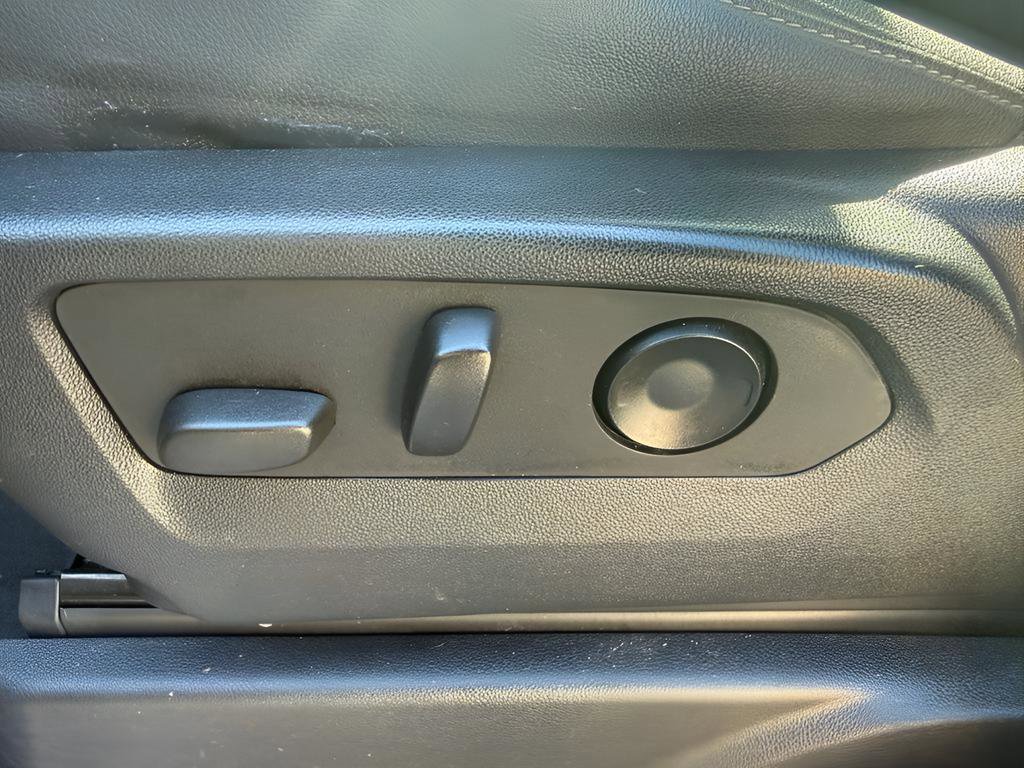 Used 2021 Chevrolet Tahoe LT w/ Luxury Package image 28