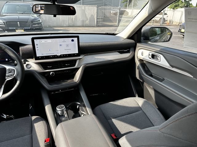 Certified 2025 Ford Explorer Active AWD/4WD image 17