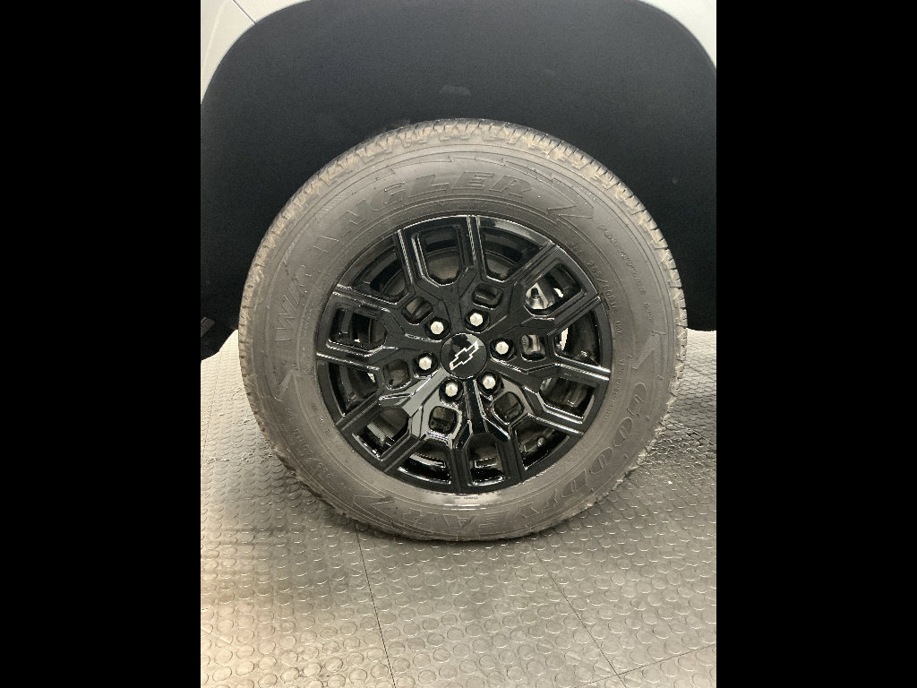 Used 2026 Chevrolet Colorado W/T AWD/4WD image 27