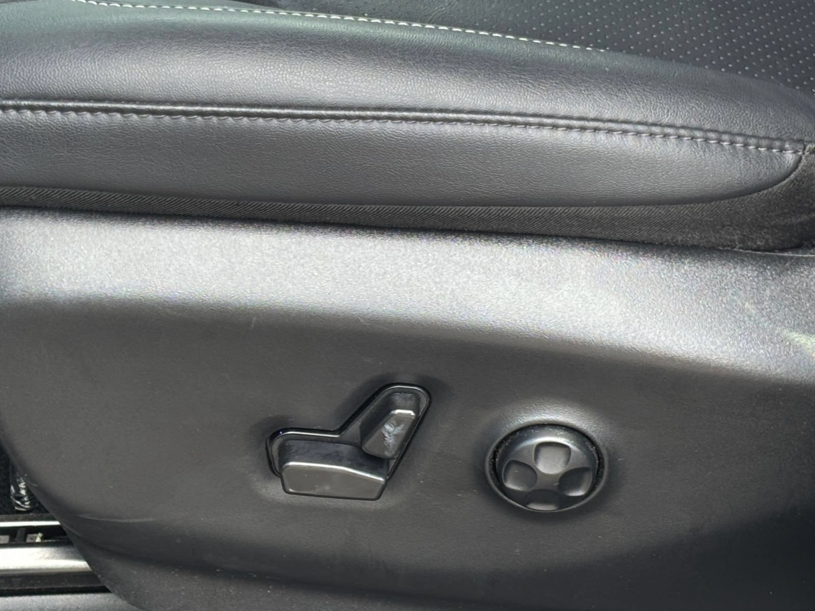 Used 2025 Chrysler Pacifica Select FWD image 21