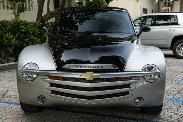 Used 2006 Chevrolet SSR w/ Preferred Equipment Group RWD image 20