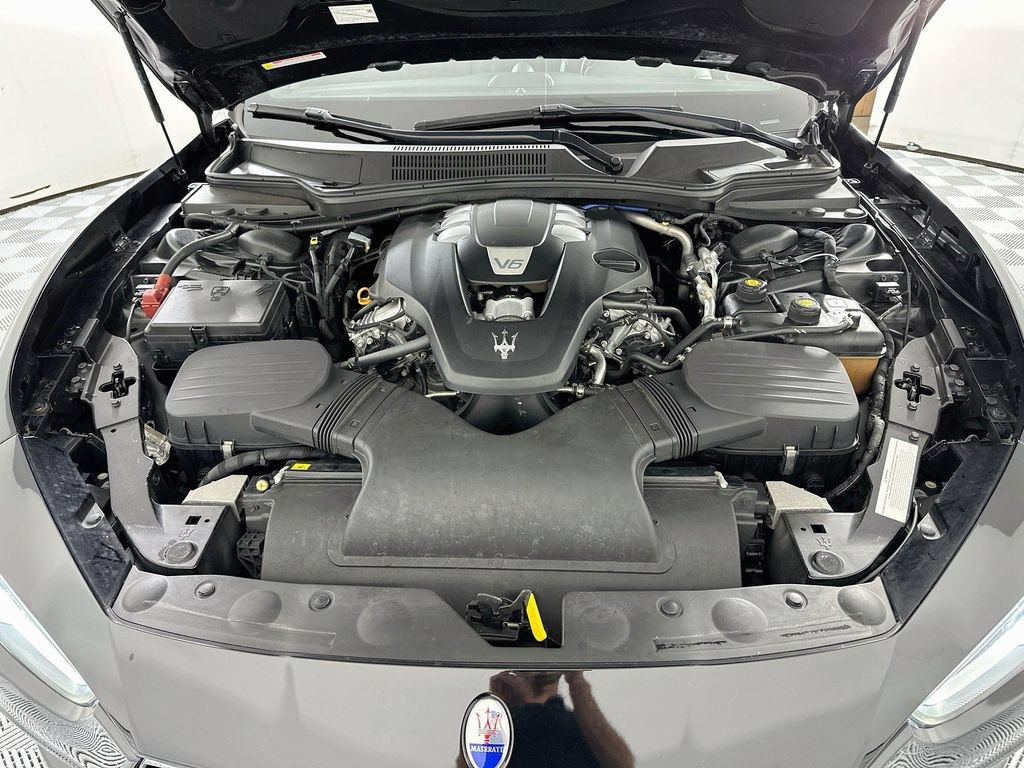 Used 2019 Maserati Ghibli GranSport RWD image 32
