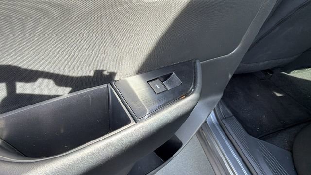 Used 2025 Nissan Rogue S image 15