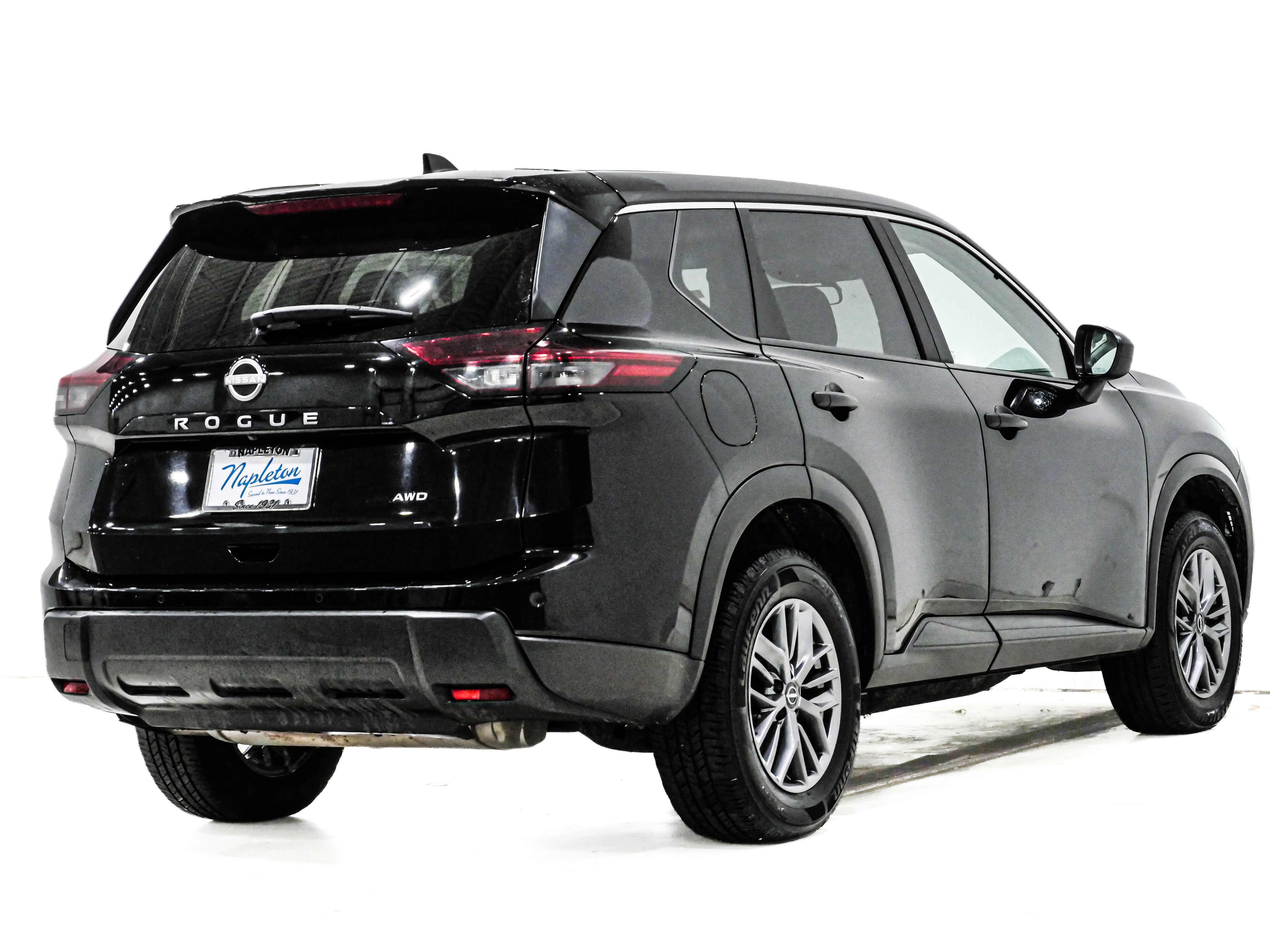 Used 2024 Nissan Rogue S AWD/4WD image 6