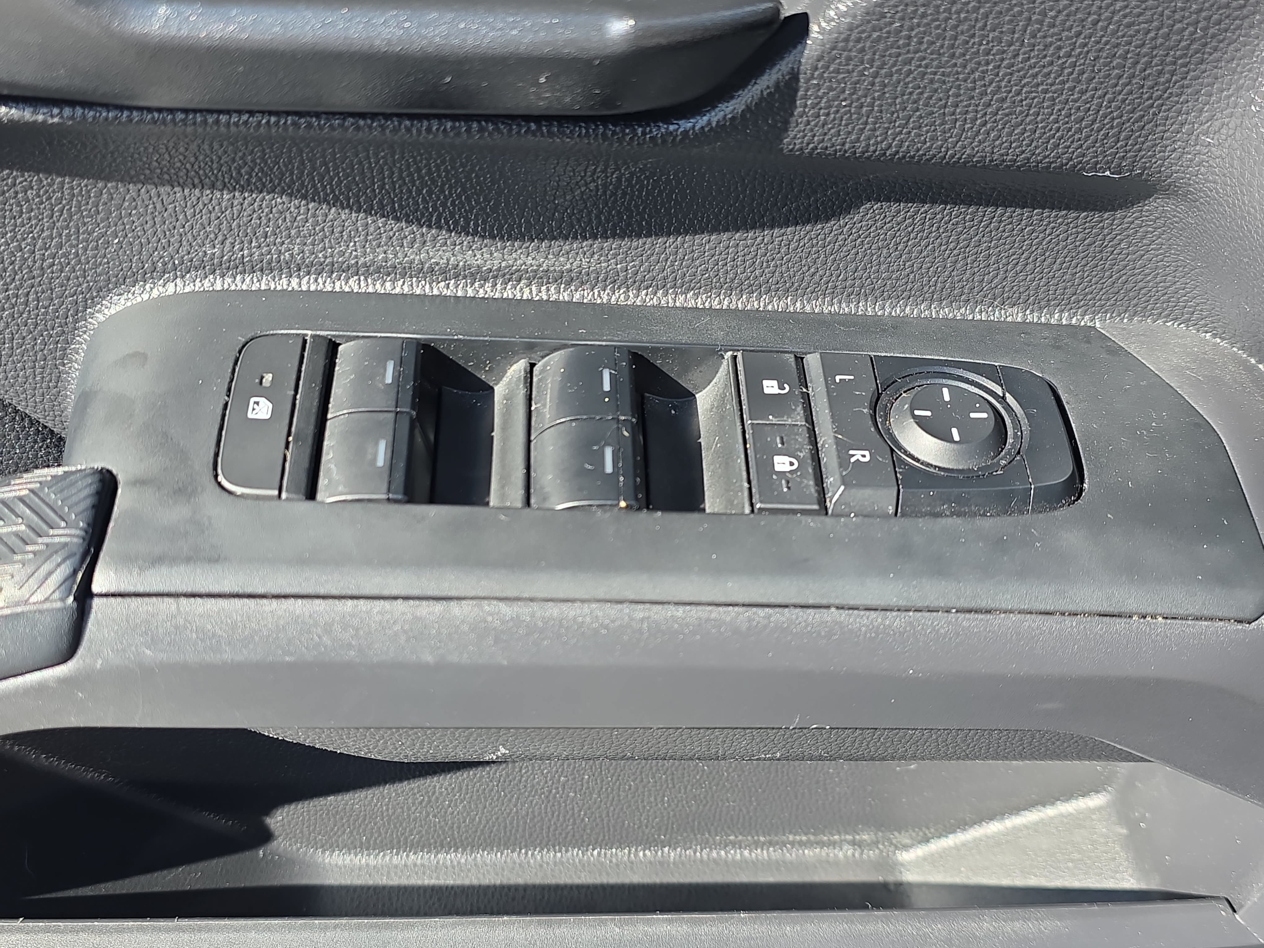 Used 2024 Toyota Tacoma SR5 w/ SR5 Upgrade Package RWD image 25