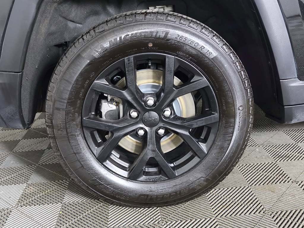 Used 2024 Jeep Grand Cherokee L Laredo image 22