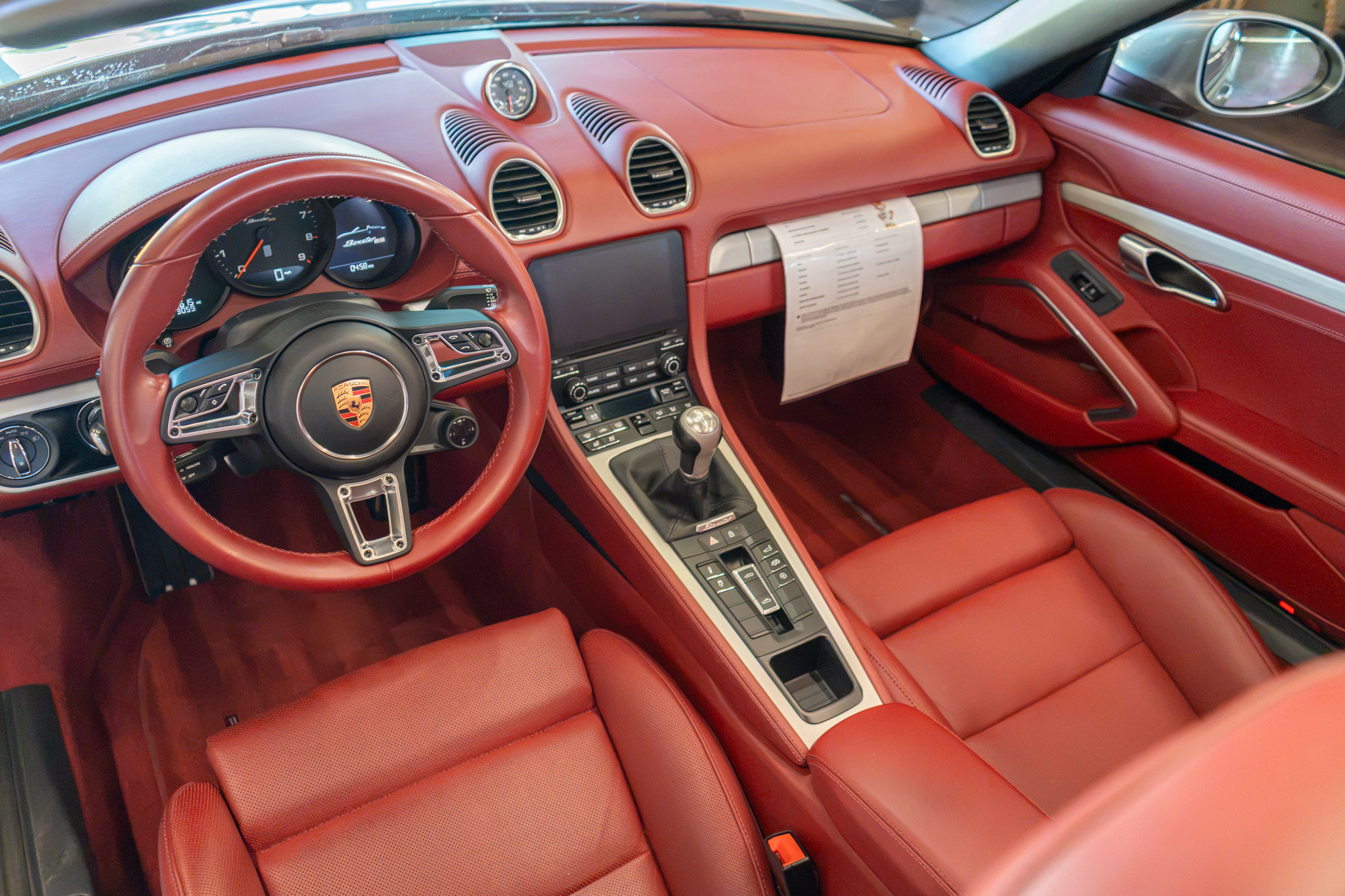 Used 2021 Porsche 718 Boxster RWD image 28