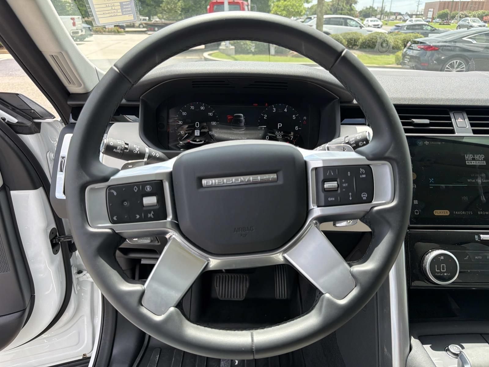 Used 2025 Land Rover Discovery S AWD/4WD image 22