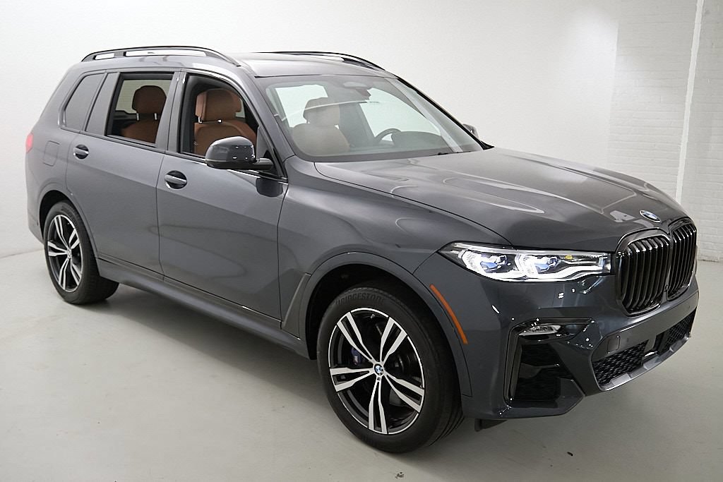 Used 2021 BMW X7 M50i w/ Dynamic Handling Package AWD/4WD image 4
