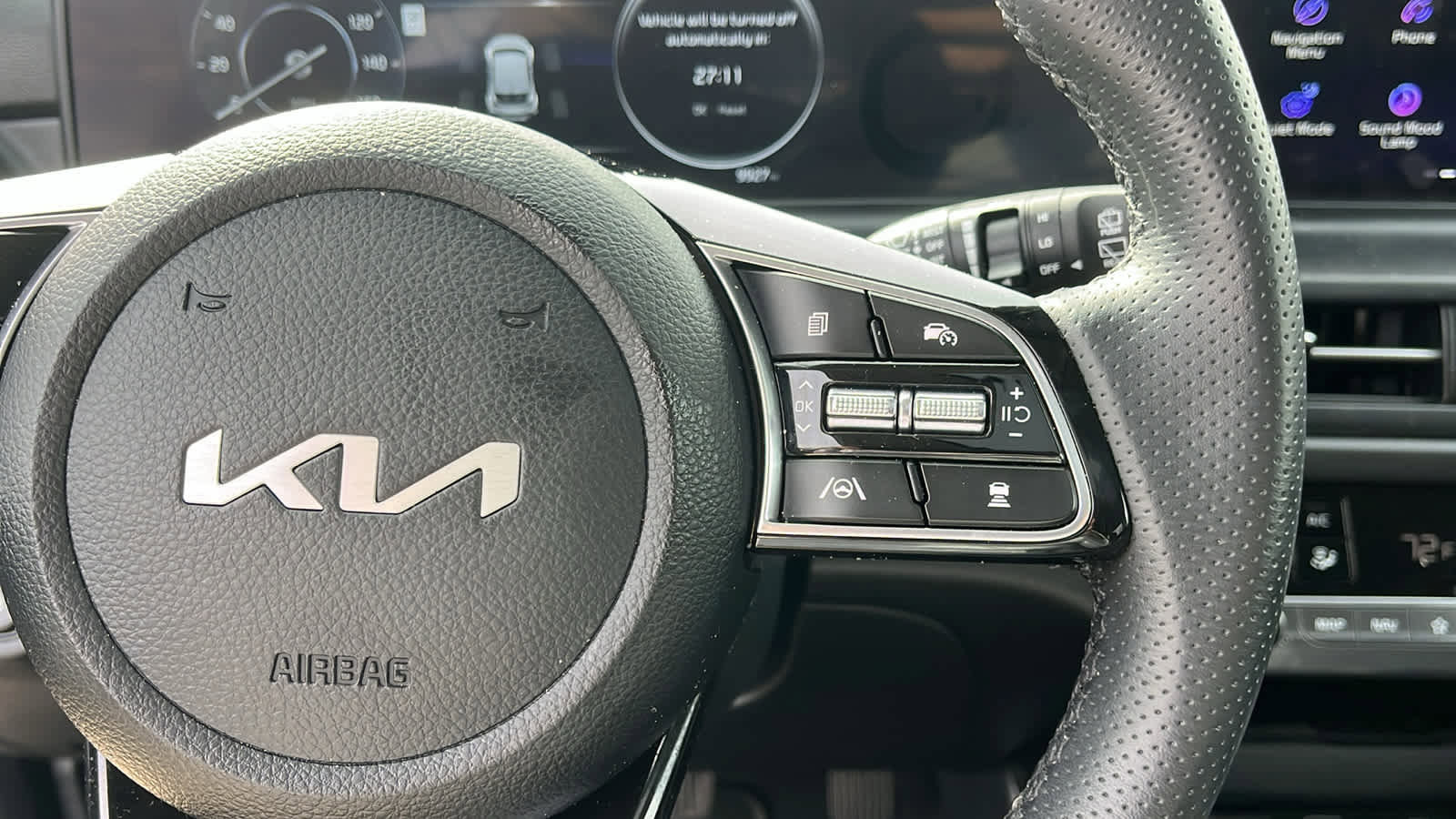 Used 2025 Kia Seltos SX w/ SX Sunroof Package image 13