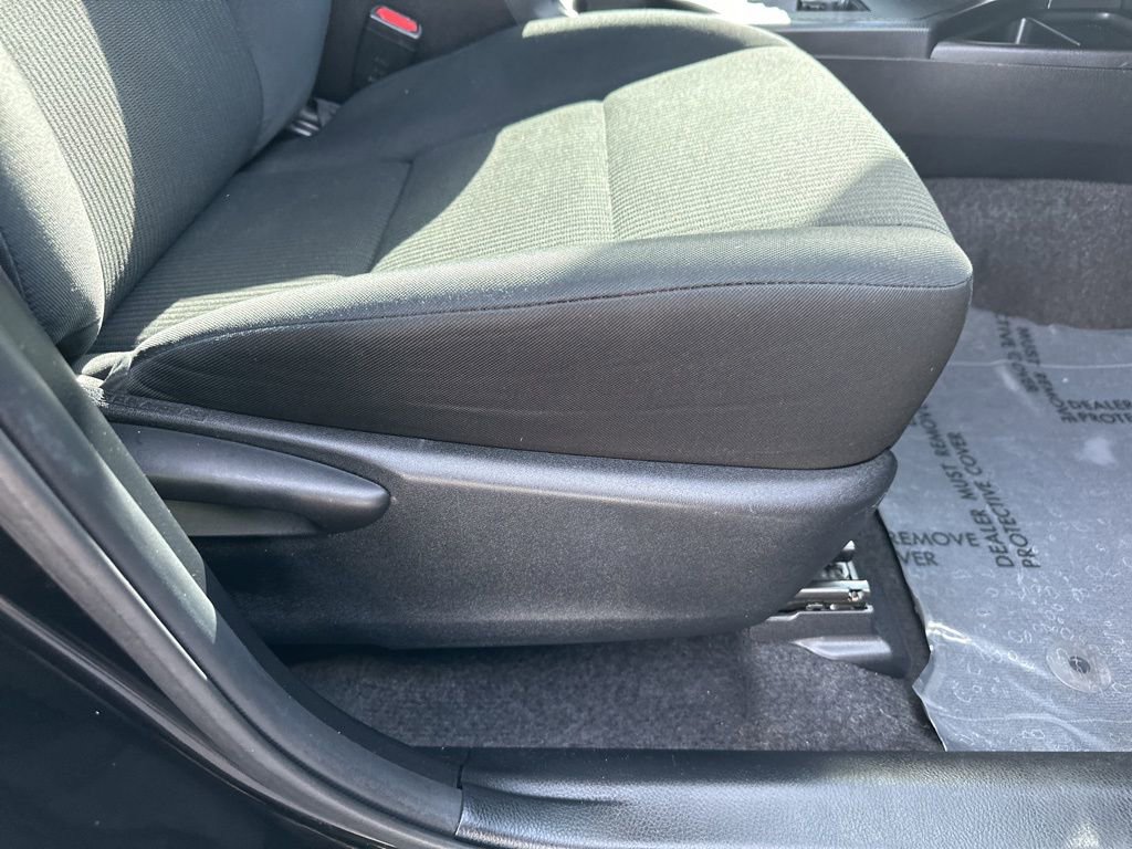 Used 2015 Toyota RAV4 LE image 28