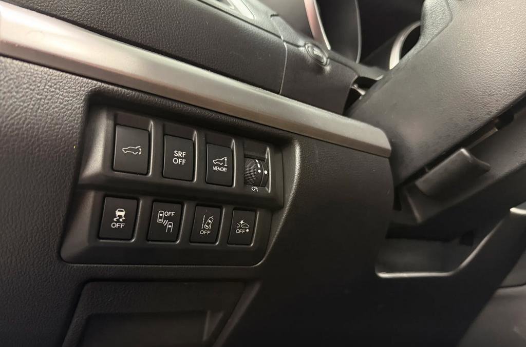 Used 2017 Subaru Outback 2.5i Touring w/ Popular Package #5A image 11