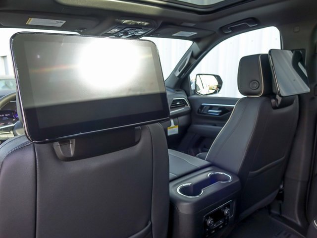 New 2026 Chevrolet Suburban Premier image 21