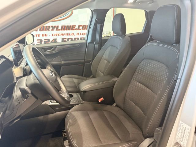 Used 2025 Ford Escape Active AWD/4WD image 12