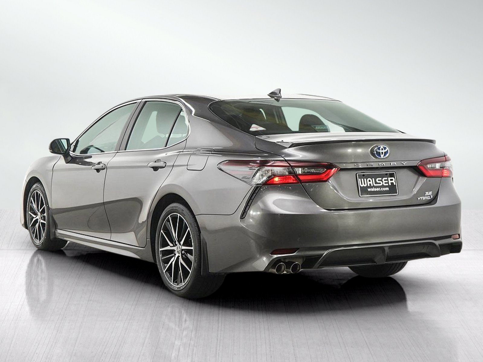 Used 2023 Toyota Camry SE FWD image 4