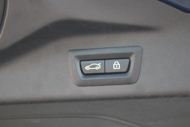 Used 2022 BMW X7 xDrive40i w/ Premium Package AWD/4WD image 32