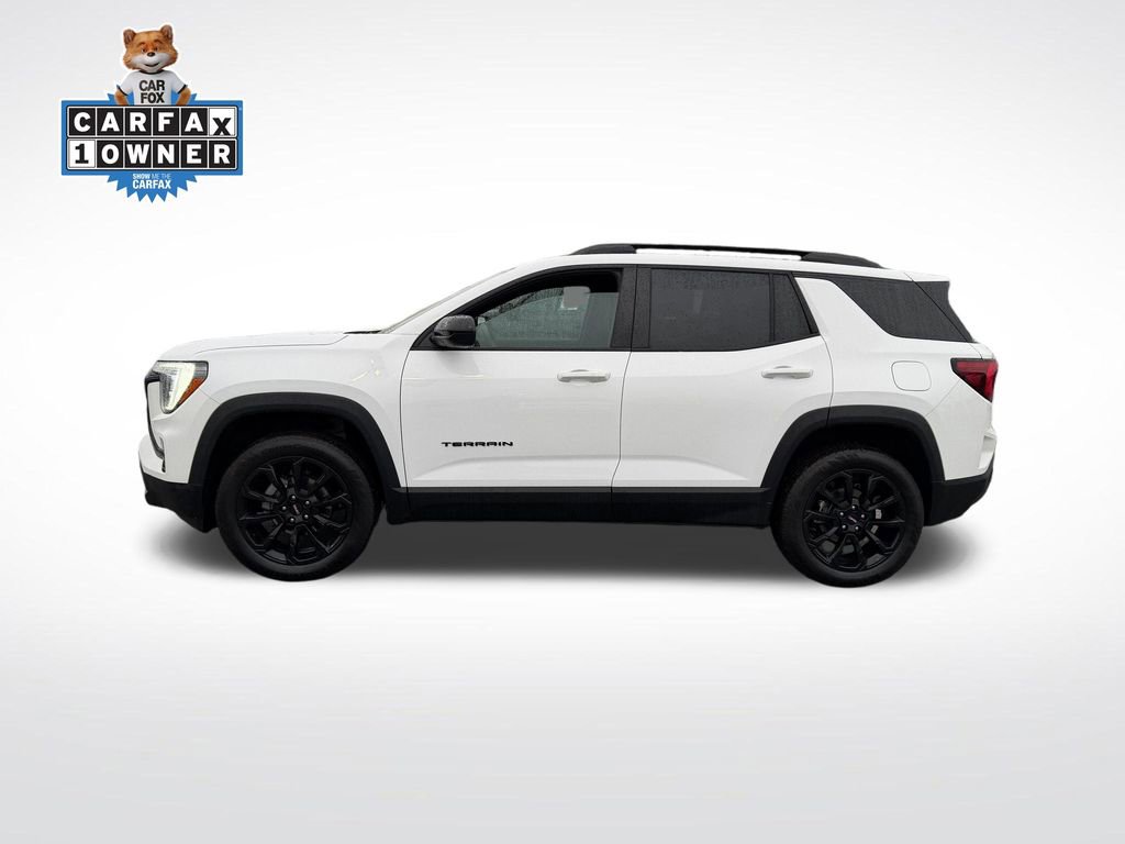 Used 2025 GMC Terrain Elevation w/ Black Edition image 2