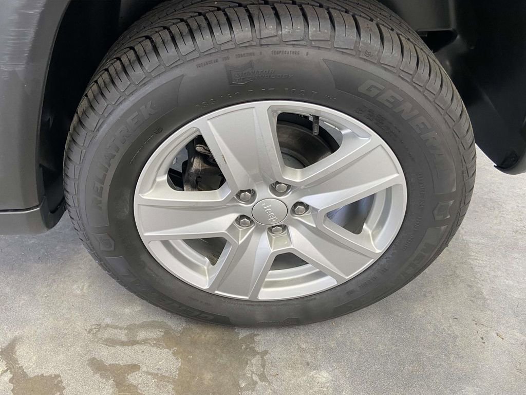 Used 2022 Jeep Compass Latitude w/ Convenience Group image 10