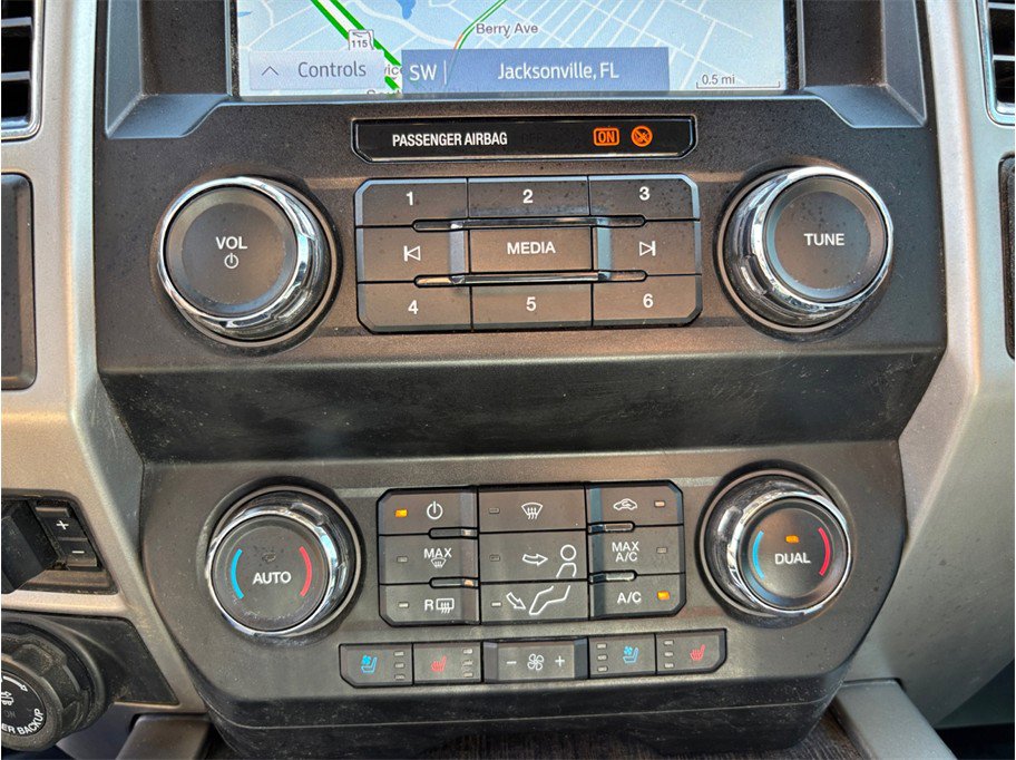 Used 2020 Ford F350 Lariat w/ Lariat Ultimate Package AWD/4WD image 34