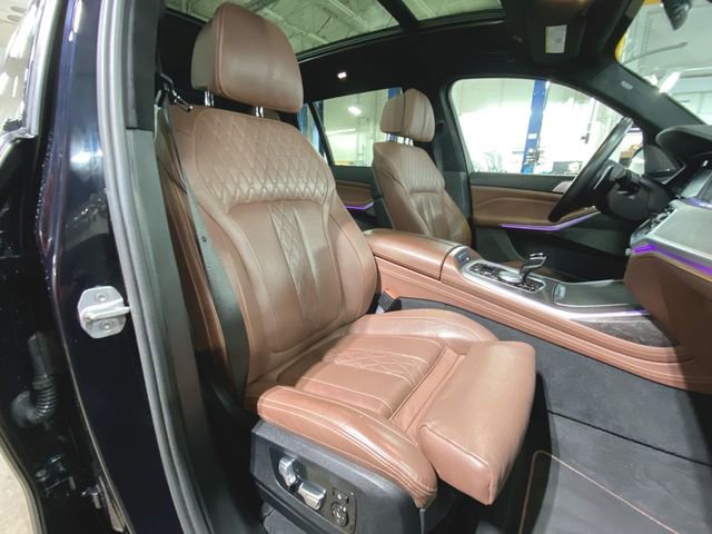 Used 2020 BMW X7 M50i image 28