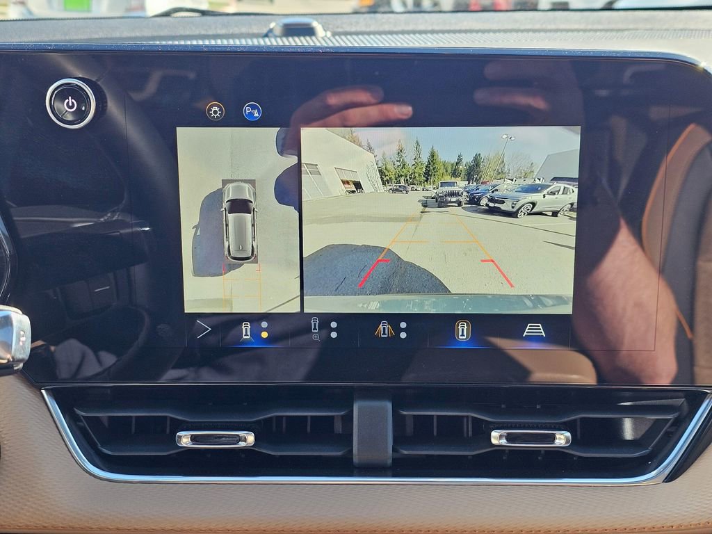 Used 2025 Chevrolet Equinox ACTIV w/ Safety and Technology Package image 30