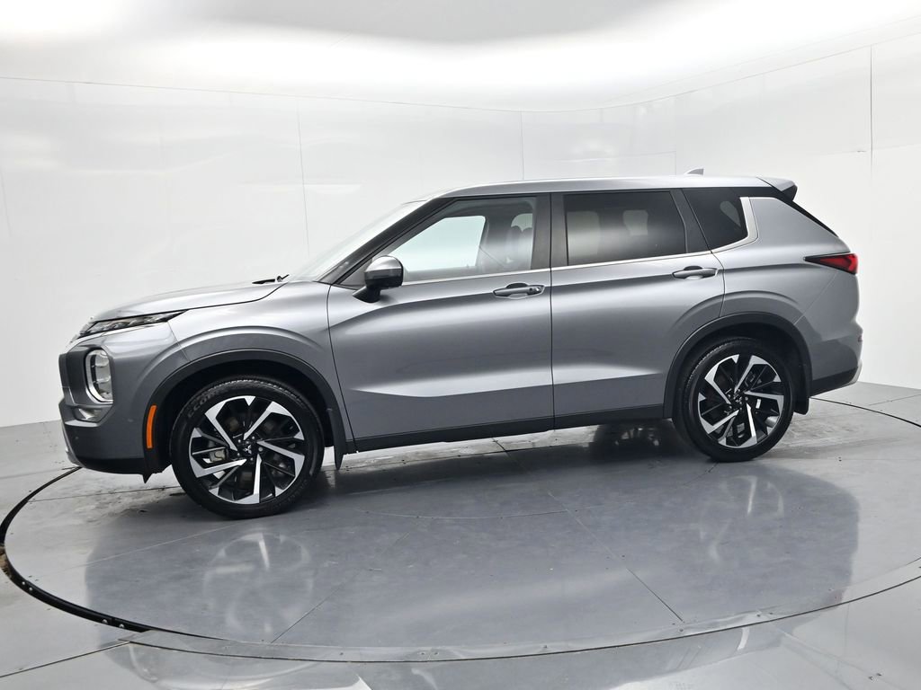 Used 2024 Mitsubishi Outlander SE image 4