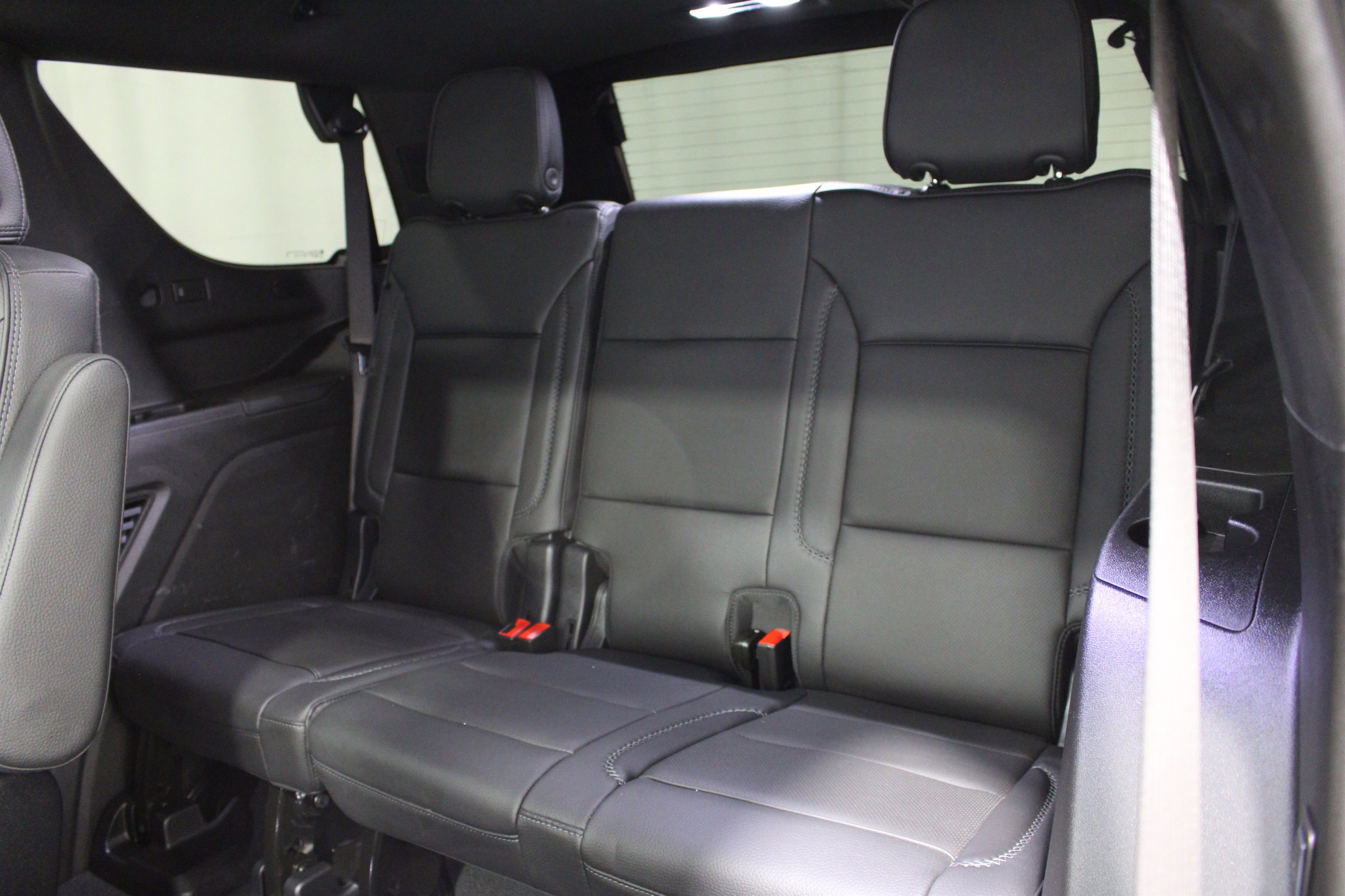 Used 2025 GMC Yukon Denali w/ Denali Reserve Package image 23