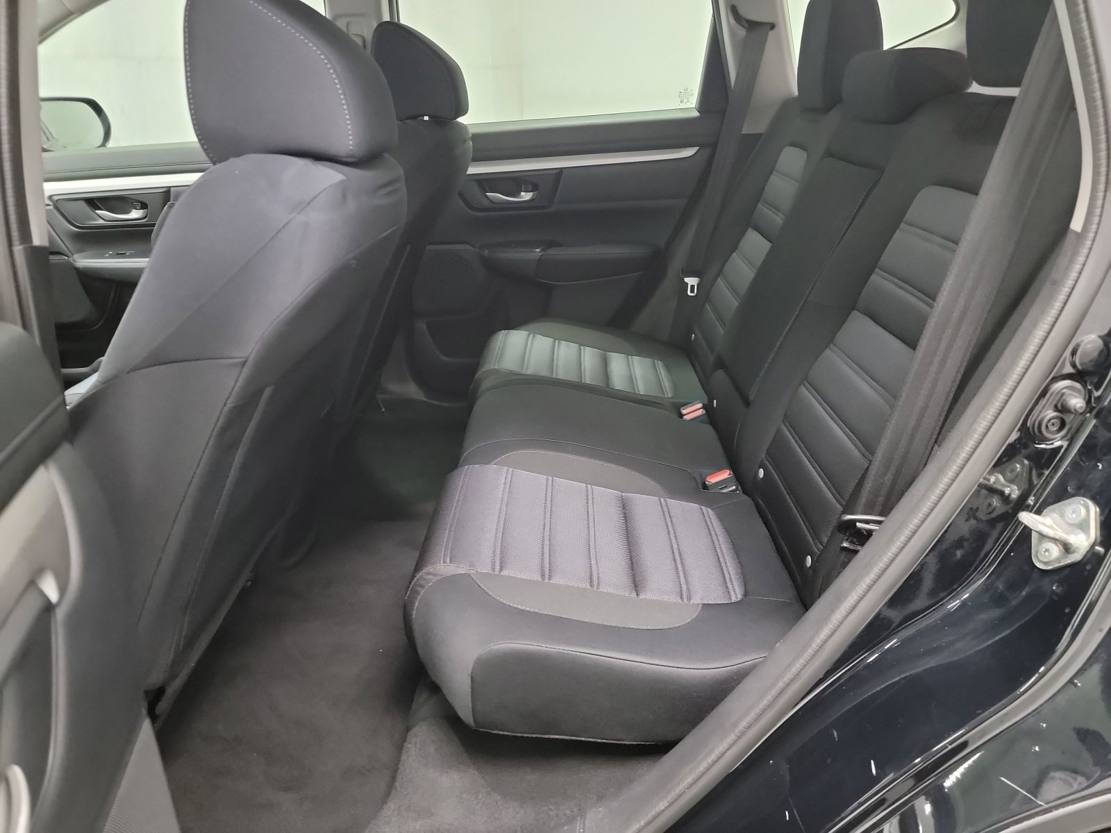 Used 2019 Honda CR-V LX image 27