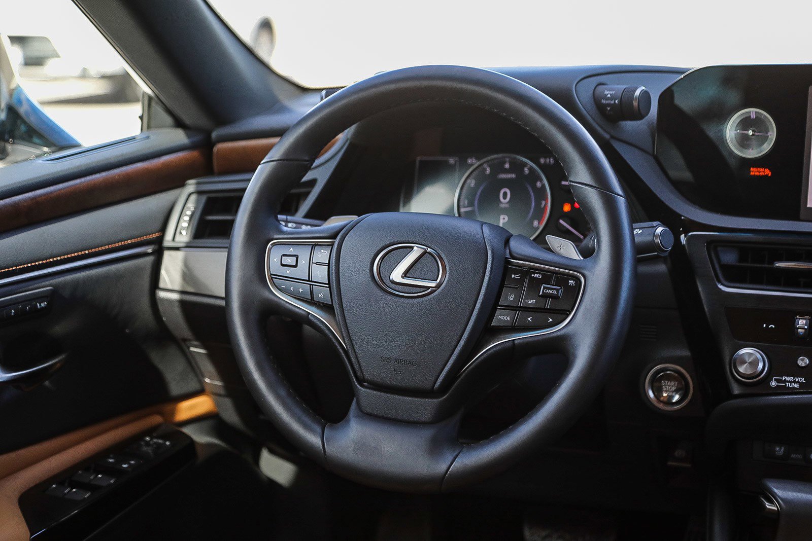 Used 2024 Lexus ES 350 w/ Premium Package image 15