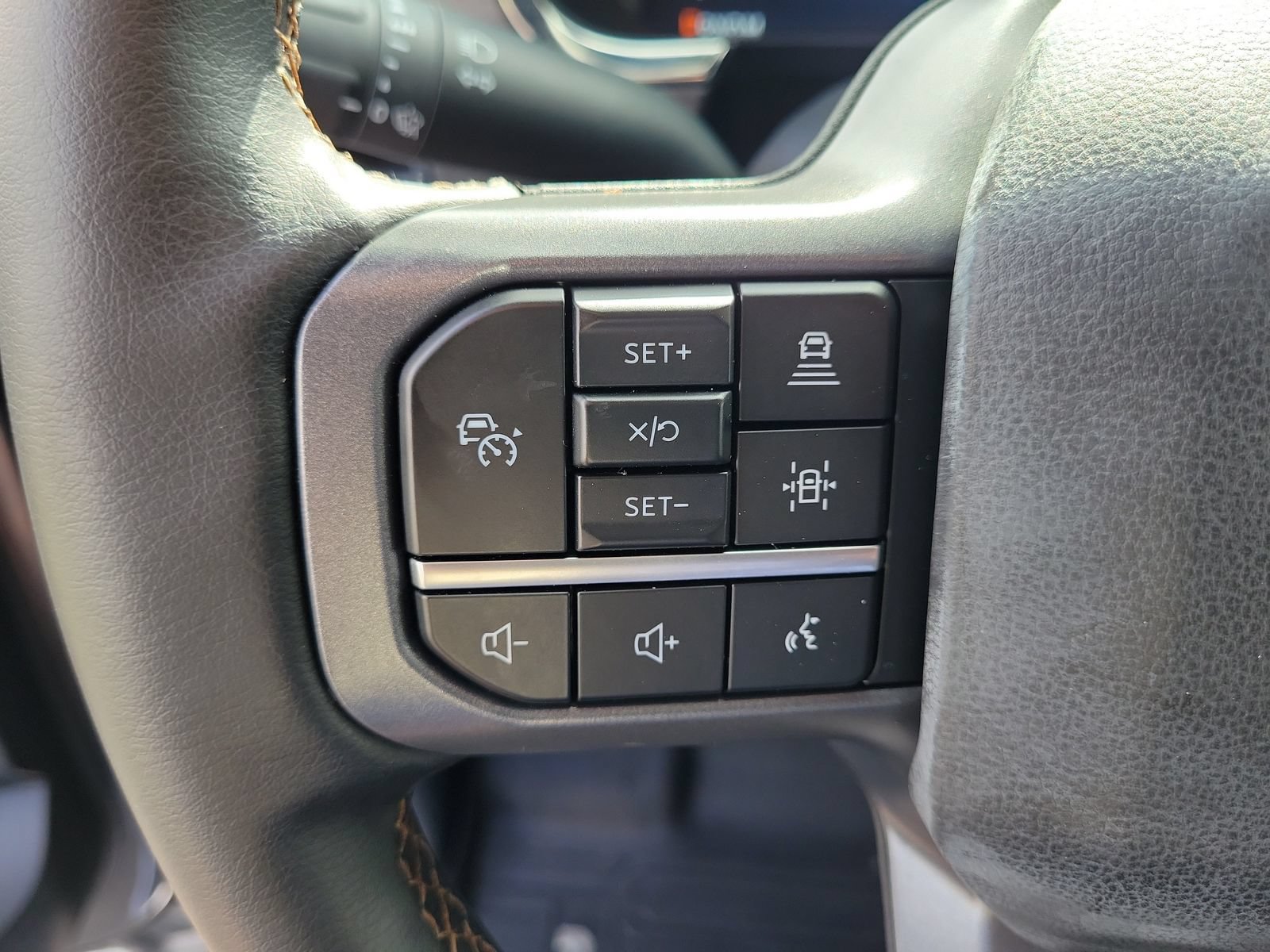 Used 2025 Ford F150 Lariat w/ Equipment Group 501A Mid AWD/4WD image 19