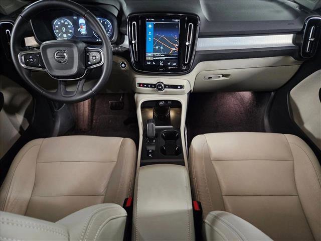 Used 2019 Volvo XC40 T5 Momentum image 19