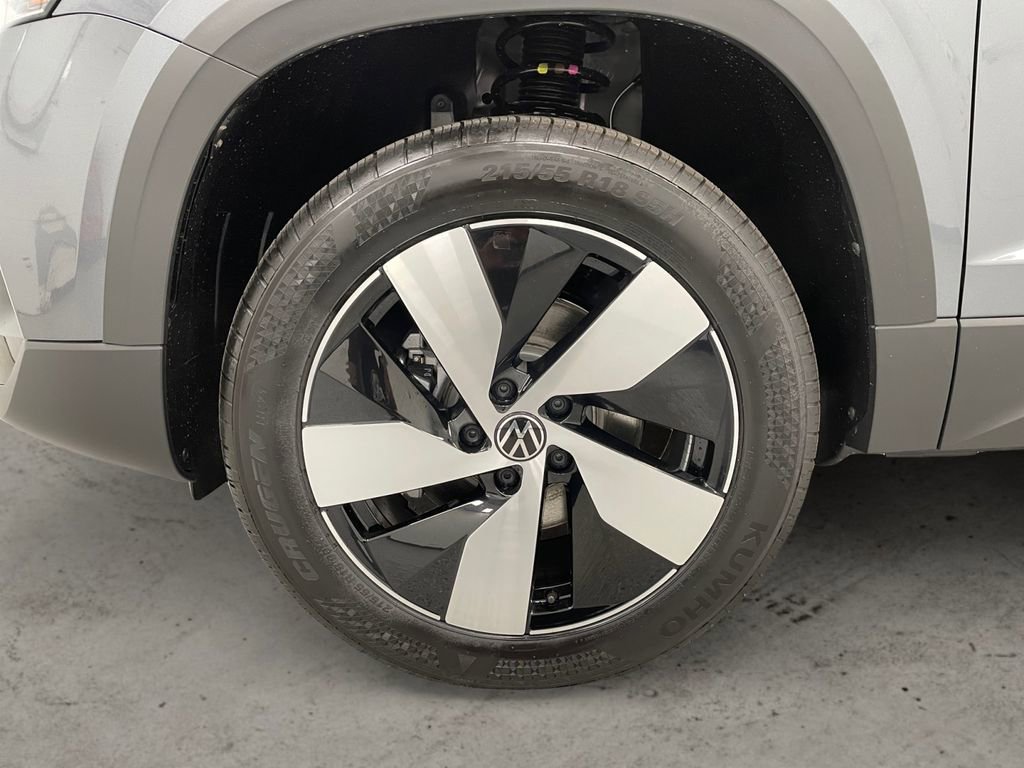 New 2025 Volkswagen Taos S image 15