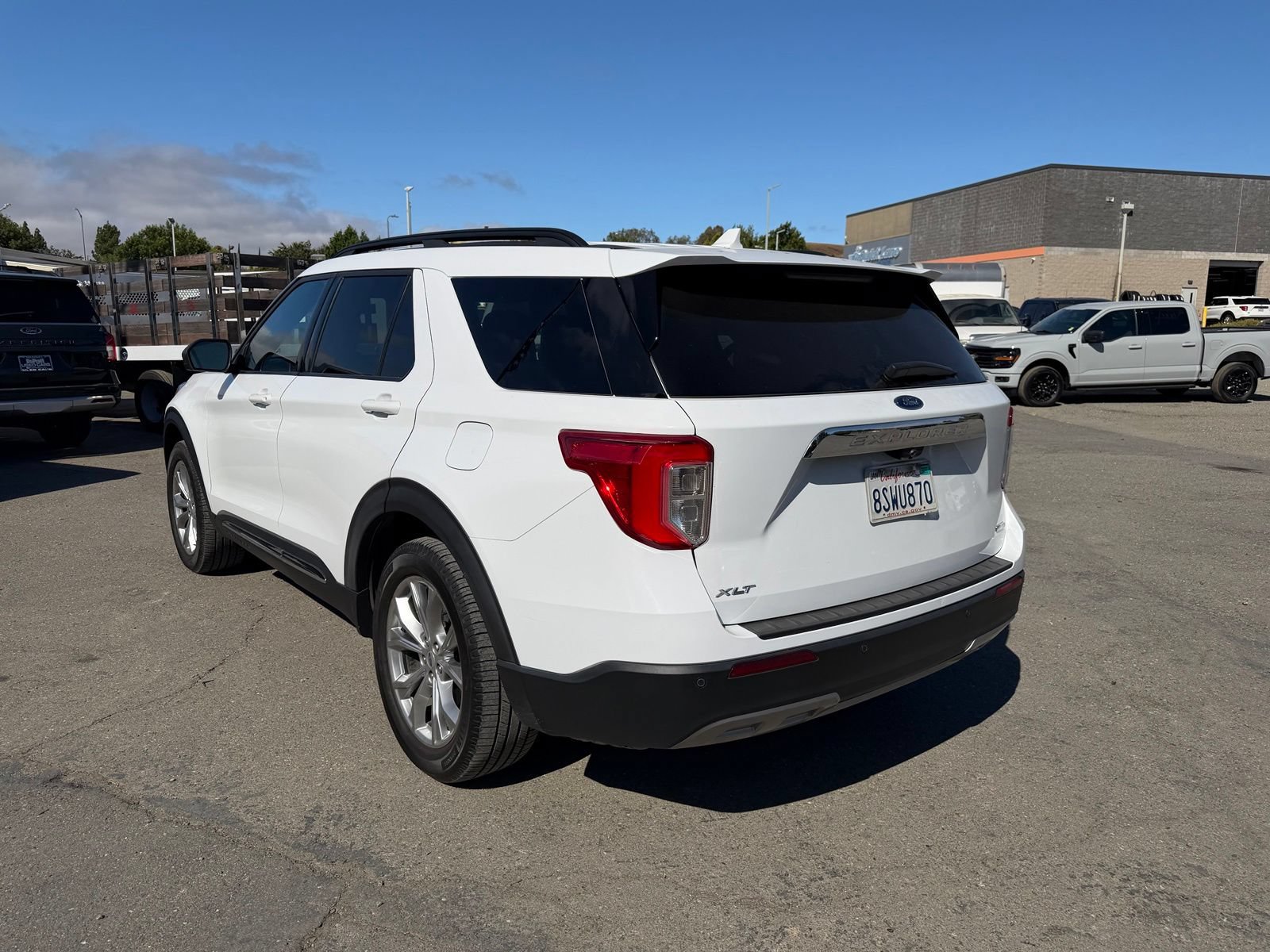 Used 2020 Ford Explorer XLT w/ Equipment Group 202A AWD/4WD image 3