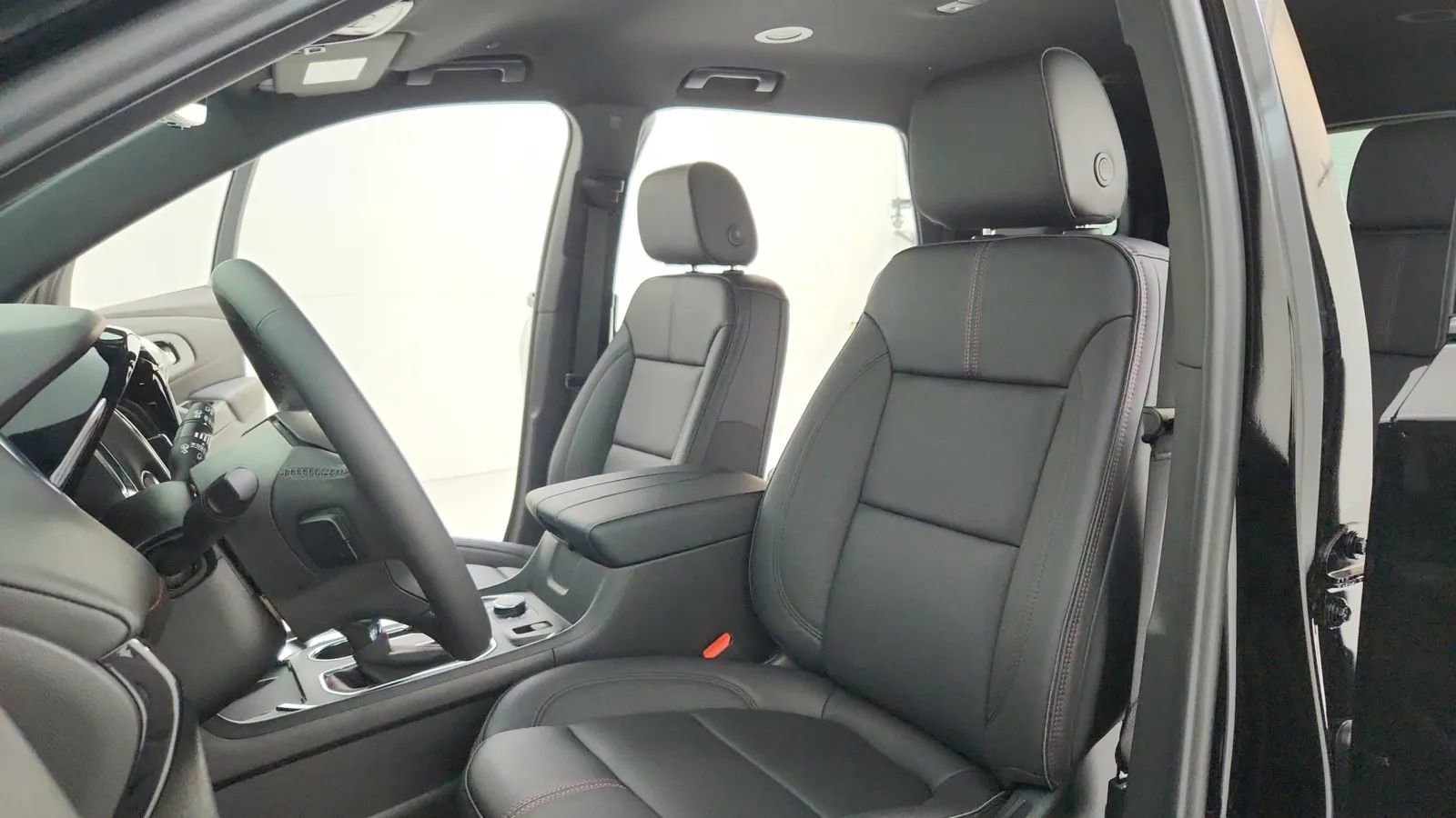 Used 2023 Chevrolet Traverse RS image 56