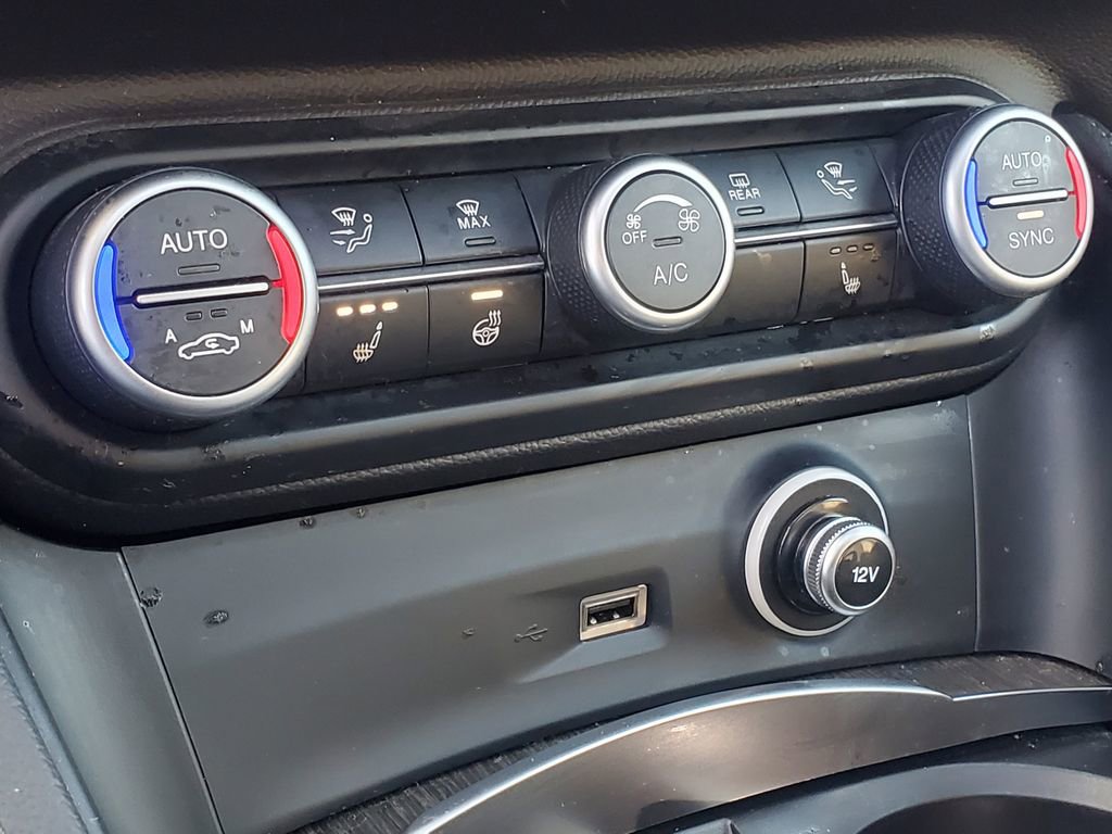 Used 2023 Alfa Romeo Stelvio Ti image 28