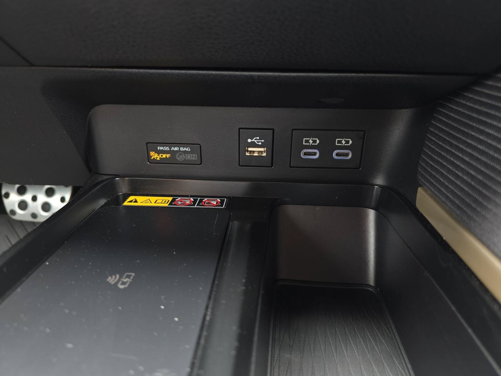 Used 2025 Toyota Camry SE FWD image 22