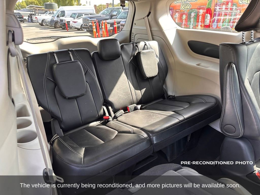 Used 2024 Chrysler Pacifica Select FWD image 17
