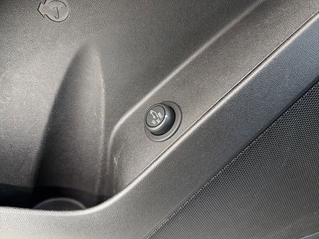 Certified 2020 Chevrolet Equinox LT w/ Driver Convenience Package image 23