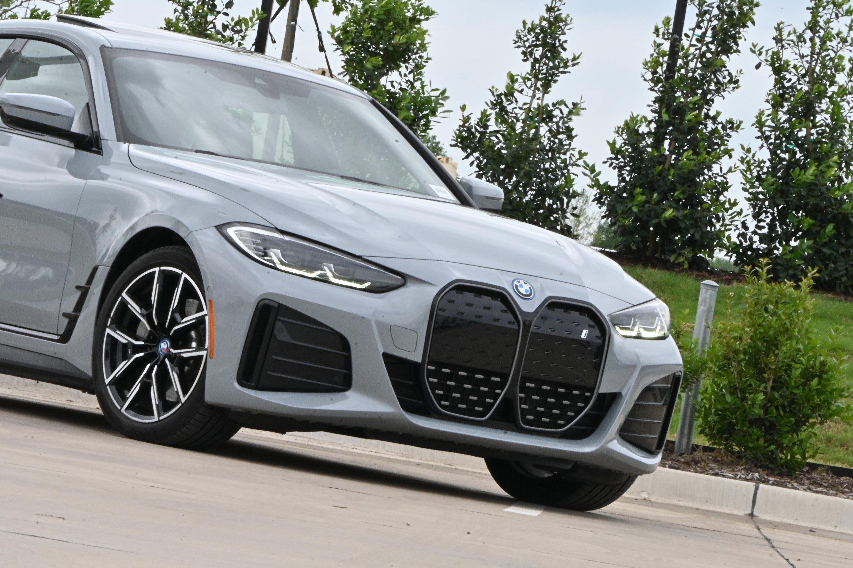 Certified 2024 BMW i4 eDrive40 w/ M Sport Package RWD image 40